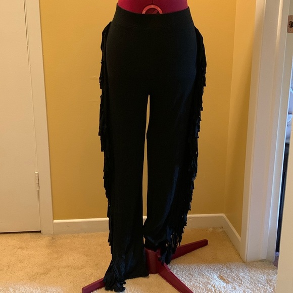 NWT Fashion nova shake it like a fringe shaker leggings - Picture 3 of 15